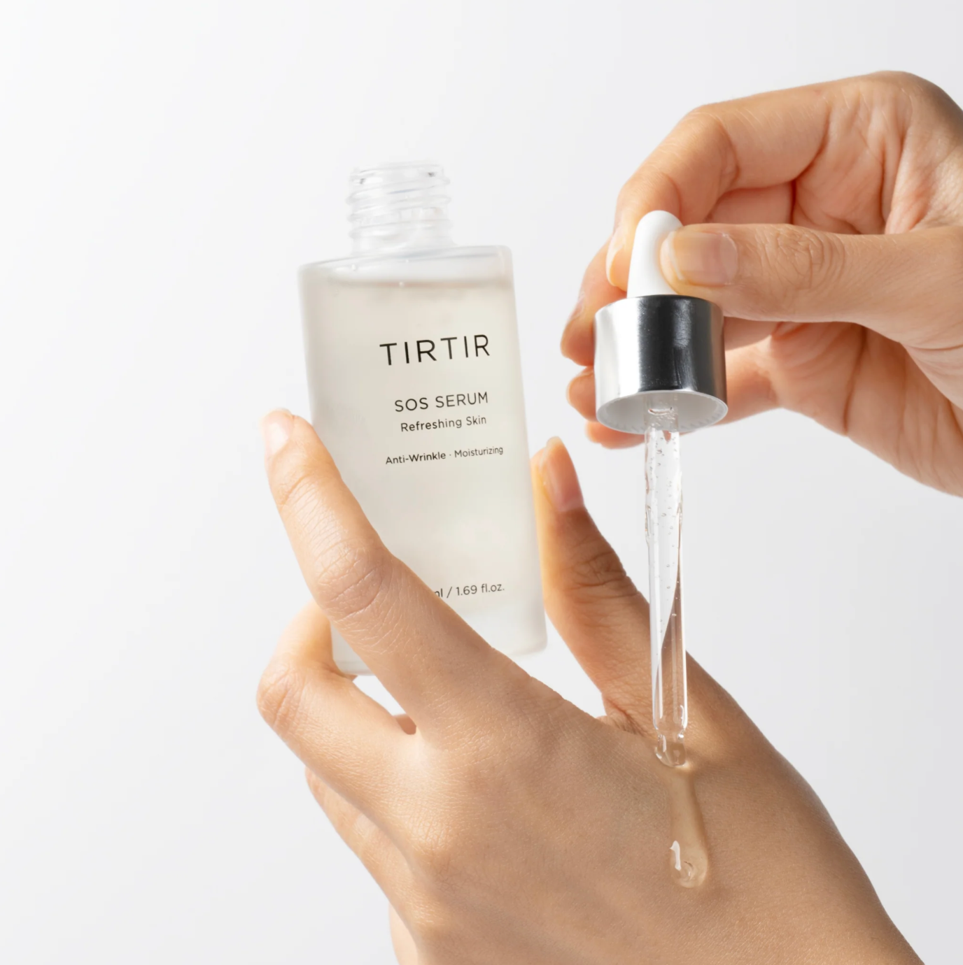 TIRTIR is een innovatief, alles-in-één serum. Natuurlijke ingrediënten, waaronder Centella Asiatica, Groene thee en Zoethout, helpt dit krachtige serum de huid glad te maken