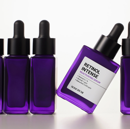 Some By Mi Retinol Intense Reactivating Serum is een anti-aging serum die de zichtbaarheid van rimpels en fijne lijntjes vermindert en de beschadigde huid herstelt. Dit serum is geformuleerd met Retinol, Retinal en Bakuchiol.