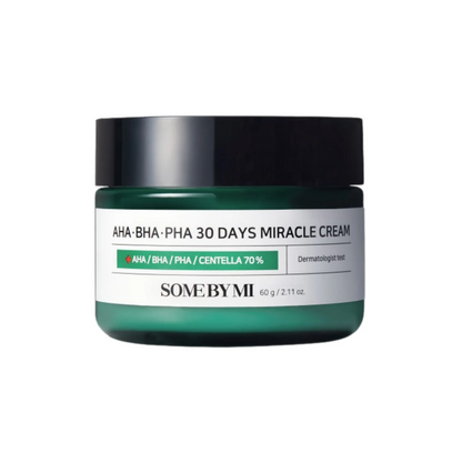 De SOME BY MI AHA BHA PHA 30 Days Miracle Cream is een niet-vettige en snel absorberende verzachtende crème die helpt de huidbarrière te versterken voor een gladdere, acnevrije en helderdere huid