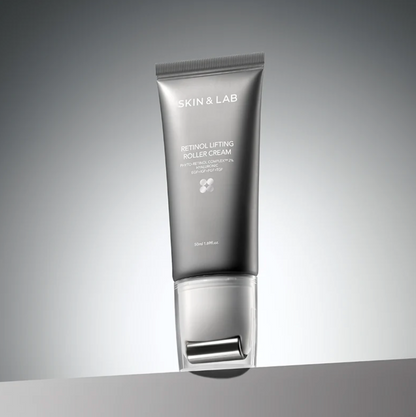 SKIN & LAB Retinol Lifting Roller Cream is een veganistische anti-aging gezichtscream die de elasticiteit van de huid verbetert met behulp van het Phyto-Retinol Complex™